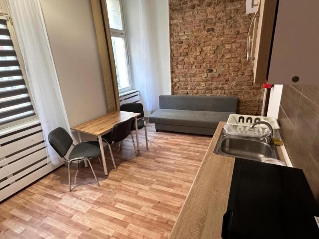 Golebia Apartment *
